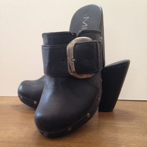 MIA Black Clogs 6